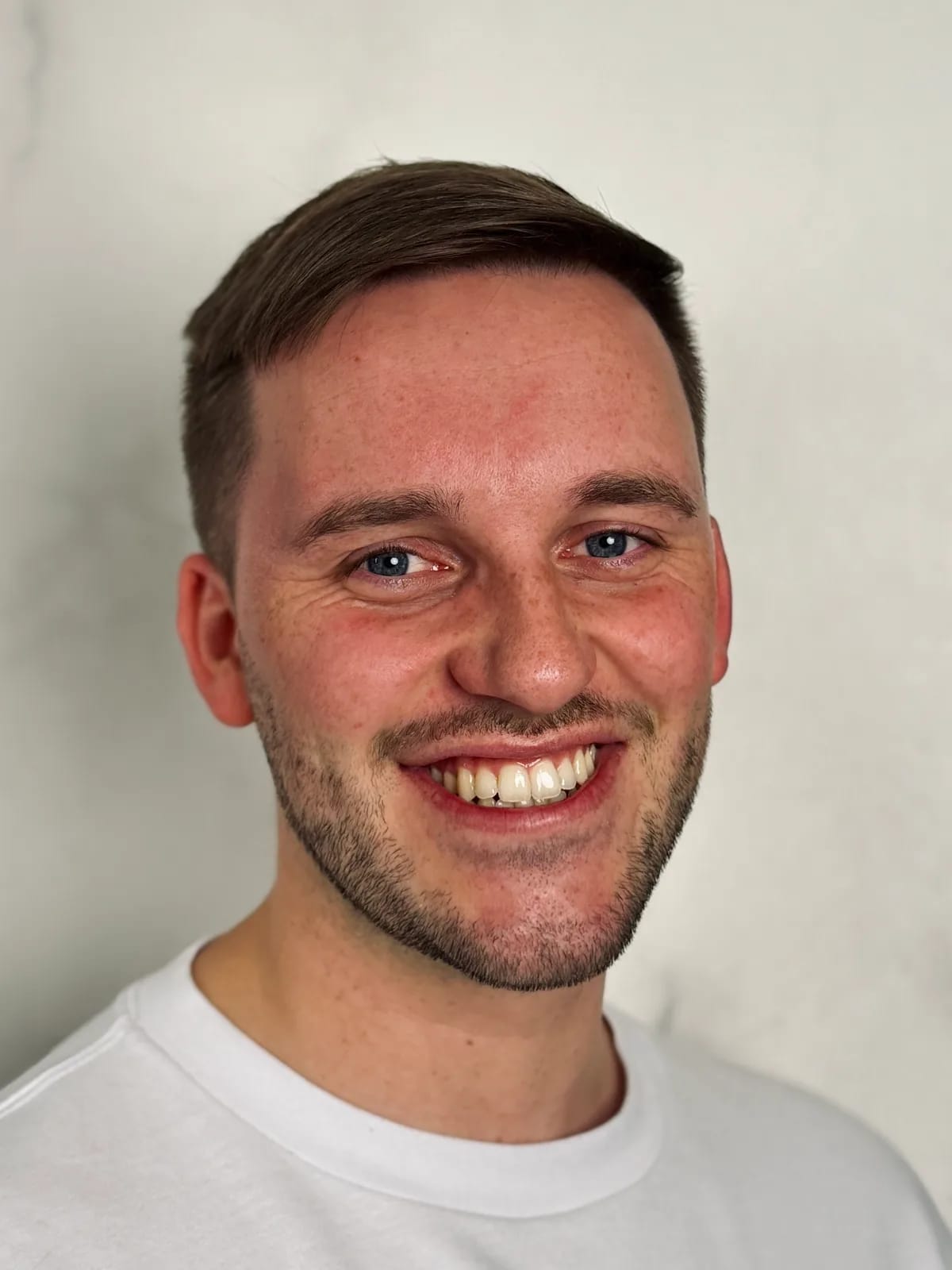 Jonas H.E. Melzer, Hatha-Yogalehrer bei URSELF Yoga